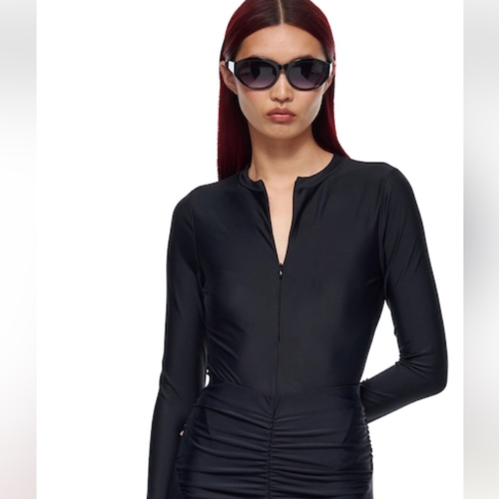 ViaVia.Live Black Long Sleeve zip up Bodysuit